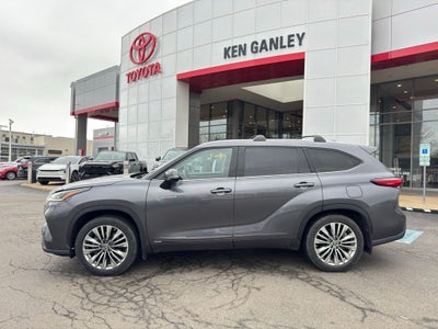 2021 Toyota Highlander Hybrid Platinum