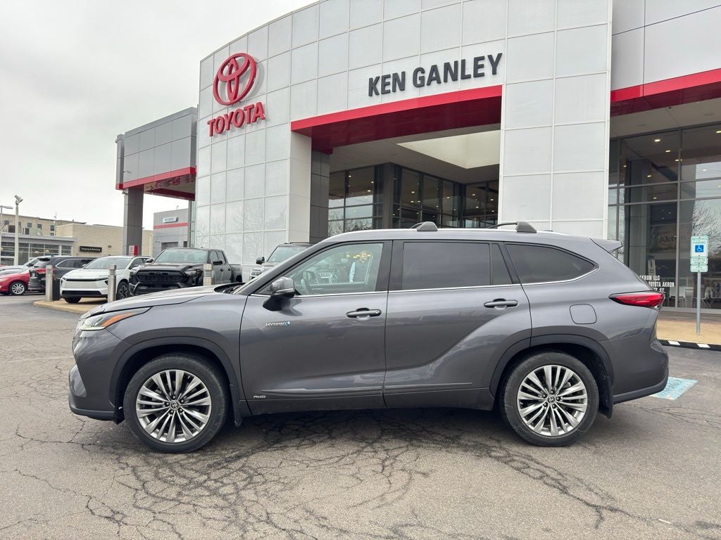2021 Toyota Highlander Hybrid Platinum
