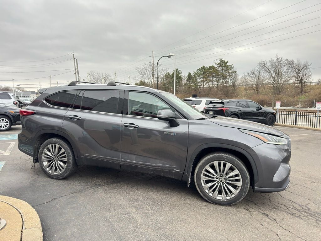 2021 Toyota Highlander Hybrid Platinum