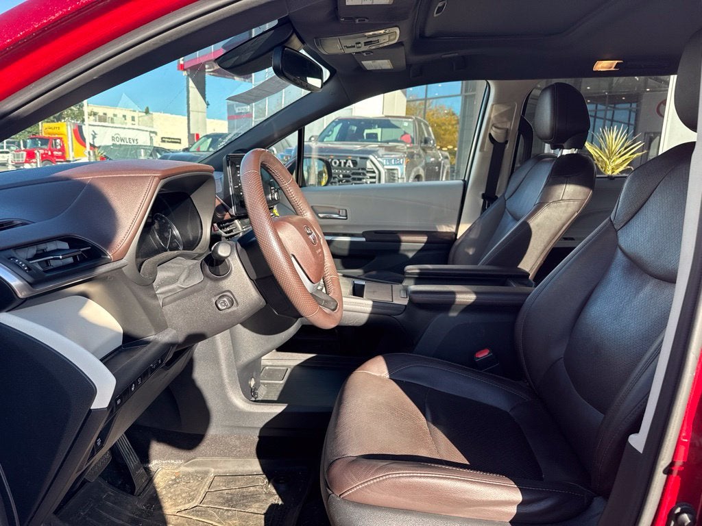 2021 Toyota Sienna Platinum 7 Passenger