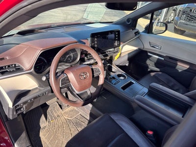 2021 Toyota Sienna Platinum 7 Passenger