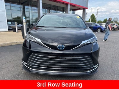2025 Toyota Sienna Platinum 7 Passenger