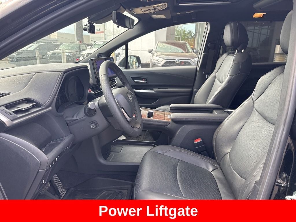 2025 Toyota Sienna Platinum 7 Passenger