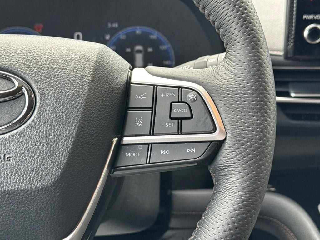 2025 Toyota Sienna Platinum 7 Passenger