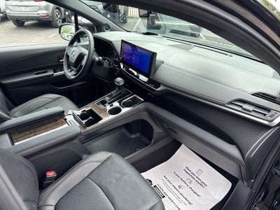 2025 Toyota Sienna Platinum 7 Passenger