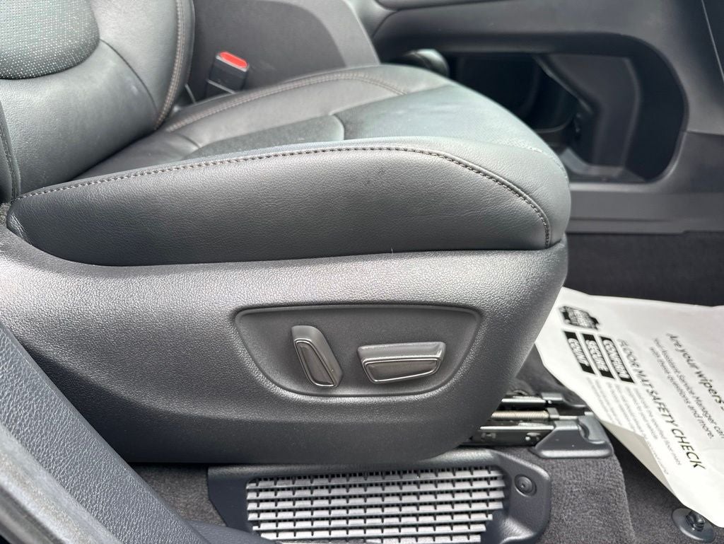 2025 Toyota Sienna Platinum 7 Passenger