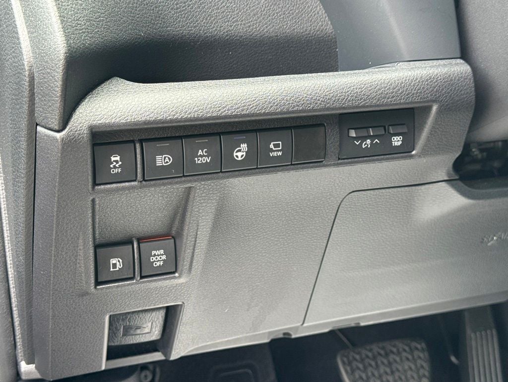 2025 Toyota Sienna Platinum 7 Passenger