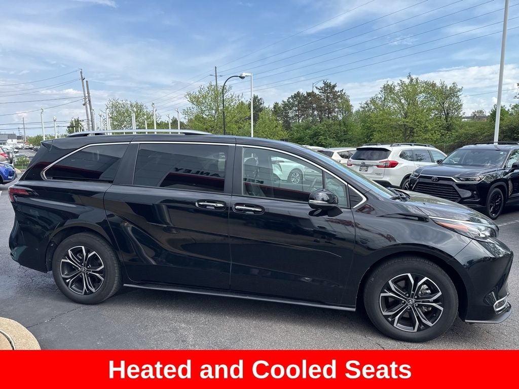 2025 Toyota Sienna Platinum 7 Passenger