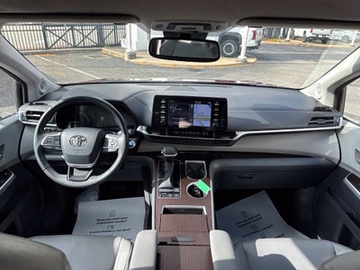 2022 Toyota Sienna XLE 7 Passenger