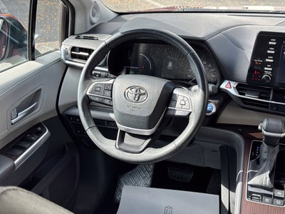 2022 Toyota Sienna XLE 7 Passenger