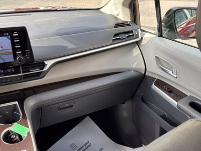 2022 Toyota Sienna XLE 7 Passenger