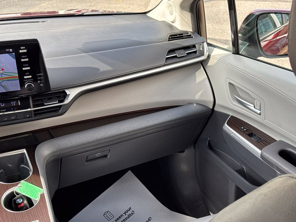 2022 Toyota Sienna XLE 7 Passenger