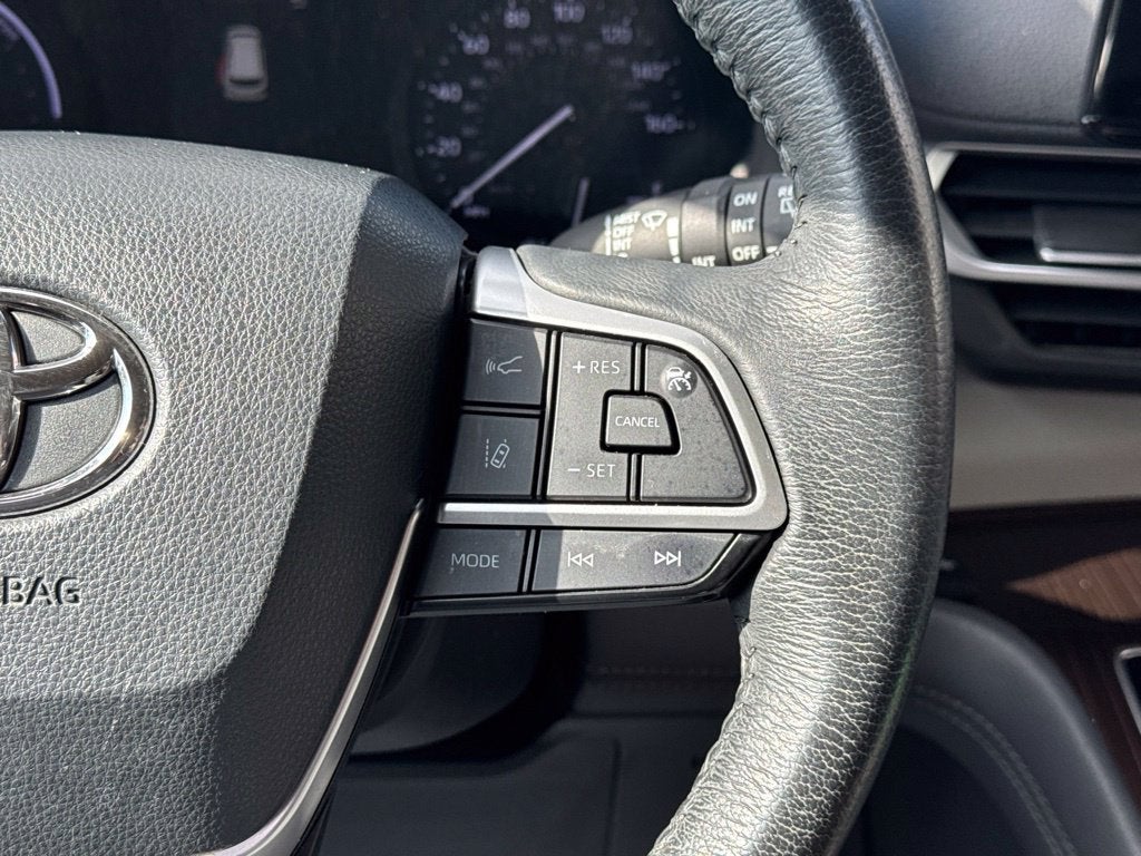 2022 Toyota Sienna XLE 7 Passenger