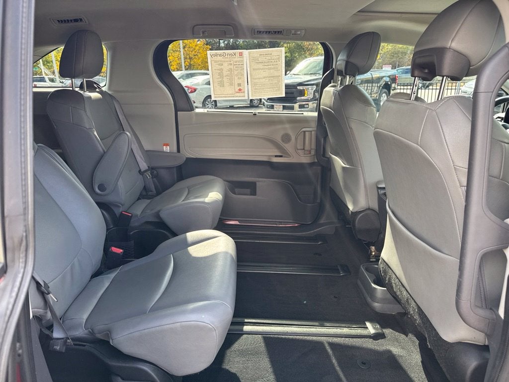 2022 Toyota Sienna XLE 7 Passenger