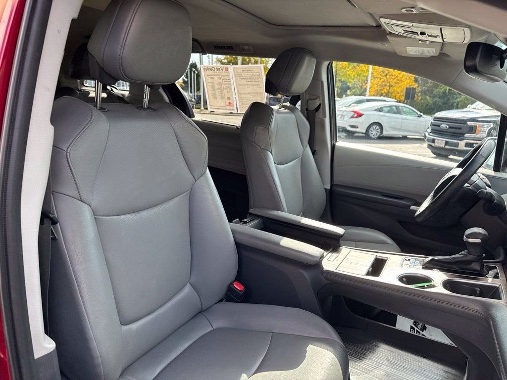 2022 Toyota Sienna XLE 7 Passenger