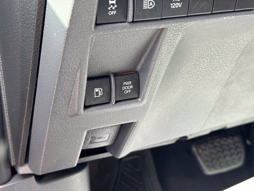 2022 Toyota Sienna XLE 7 Passenger