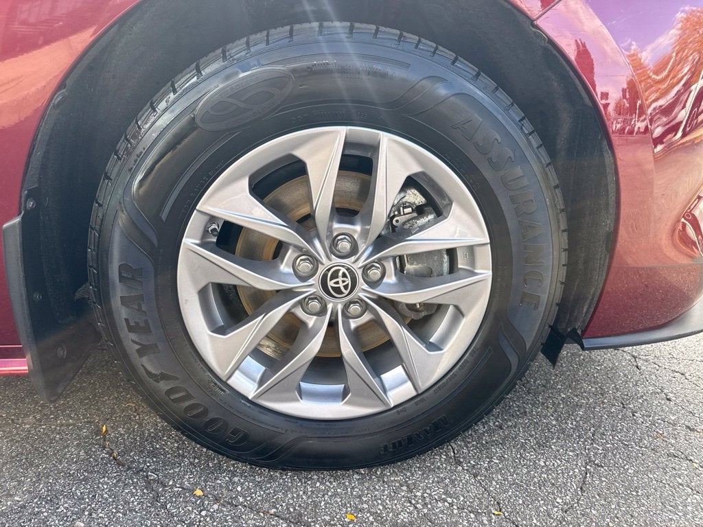 2022 Toyota Sienna XLE 7 Passenger