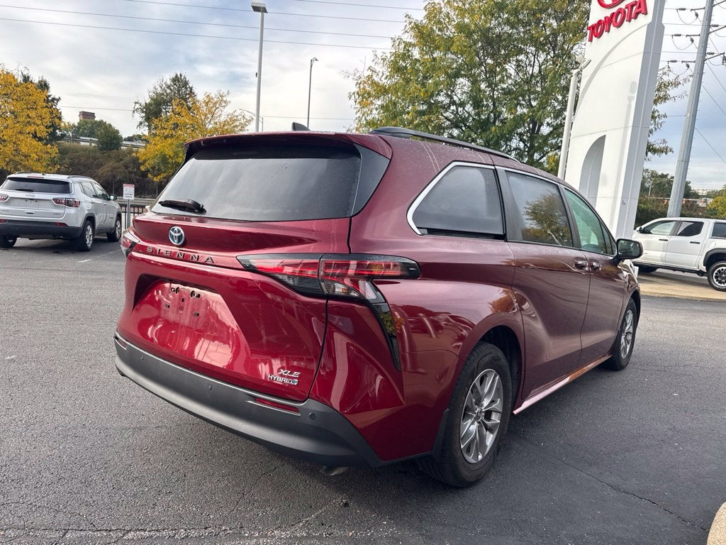 2022 Toyota Sienna XLE 7 Passenger