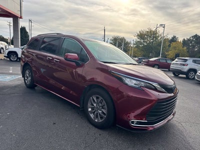 2022 Toyota Sienna XLE 7 Passenger