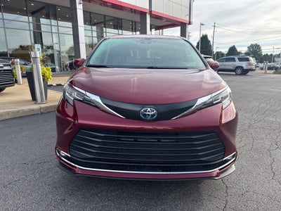 2022 Toyota Sienna XLE 7 Passenger