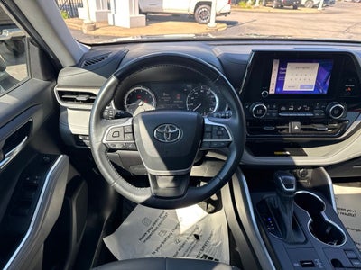 2023 Toyota Highlander XLE