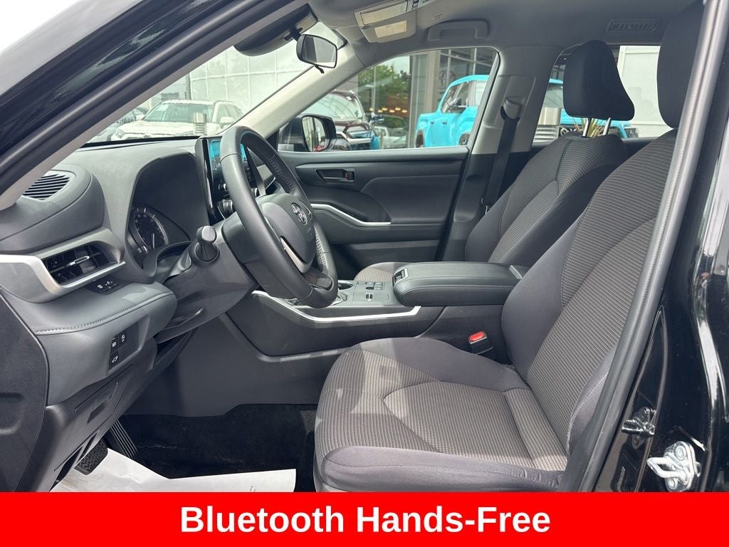 2025 Toyota Highlander LE