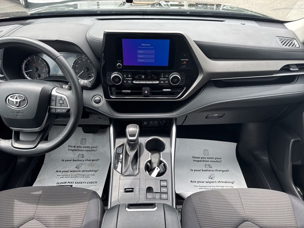 2025 Toyota Highlander LE