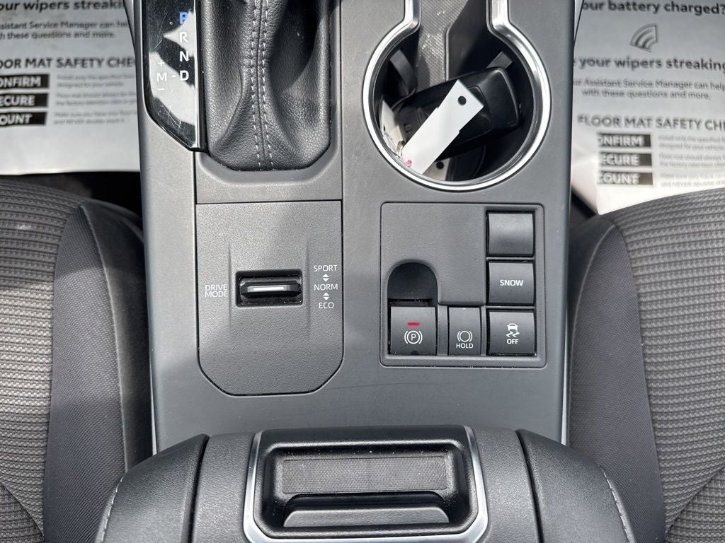 2025 Toyota Highlander LE