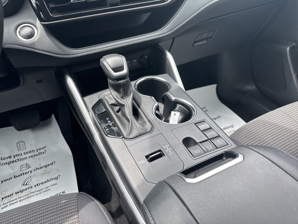 2025 Toyota Highlander LE