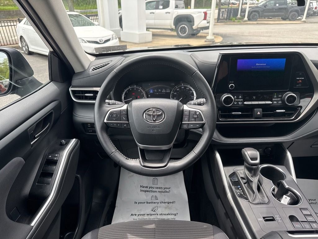2025 Toyota Highlander LE