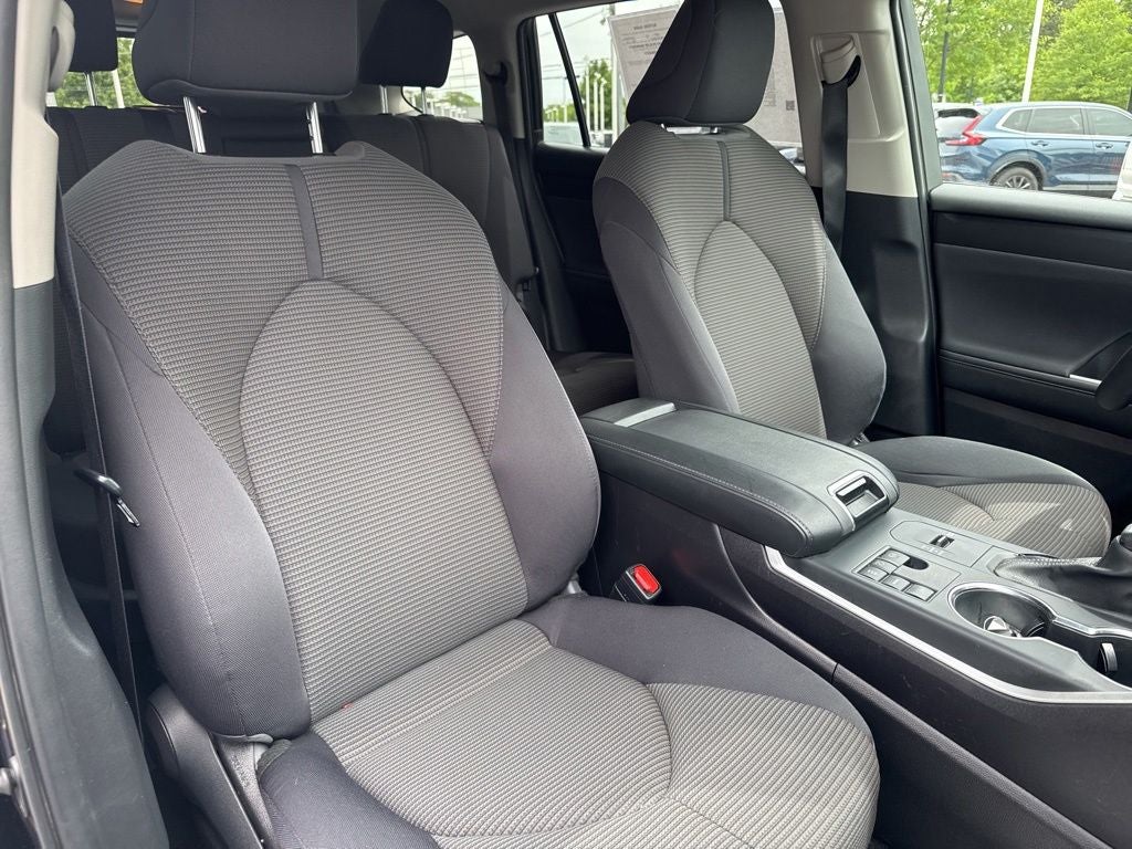 2025 Toyota Highlander LE