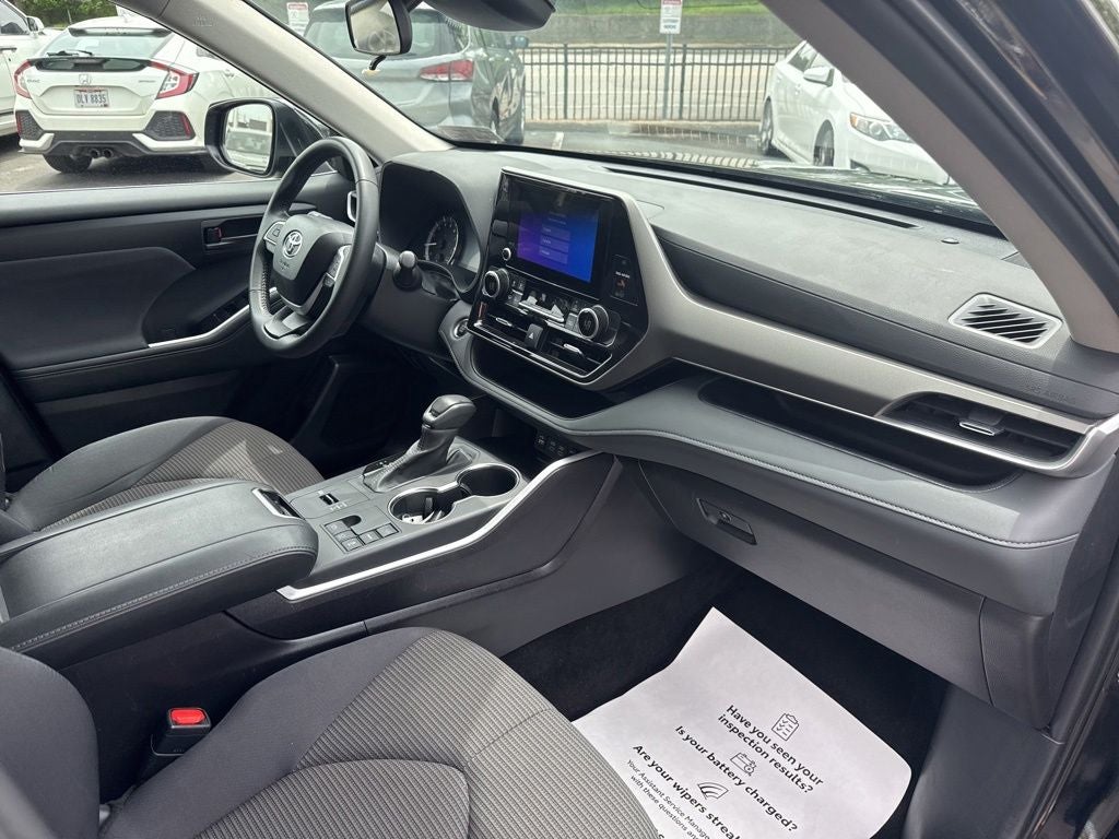 2025 Toyota Highlander LE
