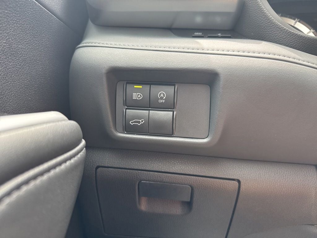 2025 Toyota Highlander LE