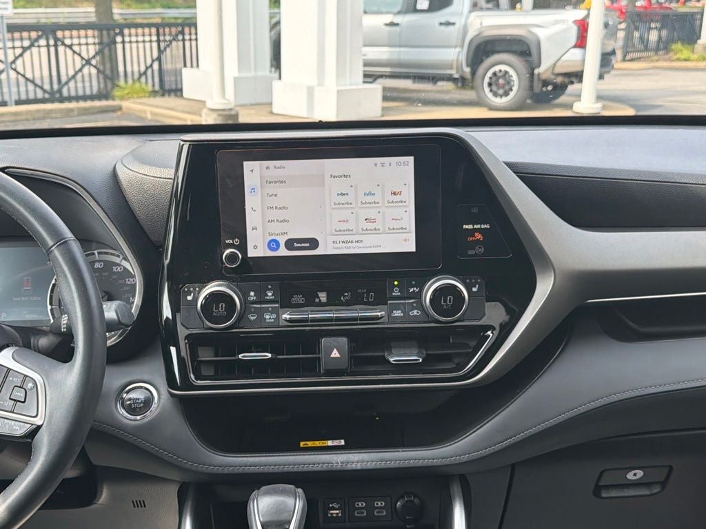 2023 Toyota Highlander XLE