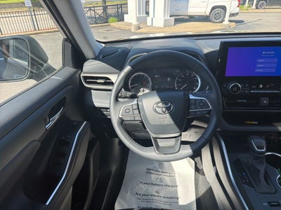 2024 Toyota Highlander XLE
