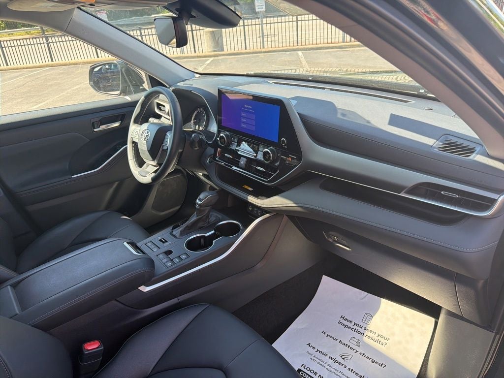2024 Toyota Highlander XLE