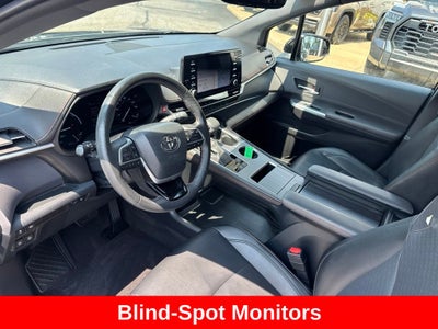 2022 Toyota Sienna XSE 7 Passenger