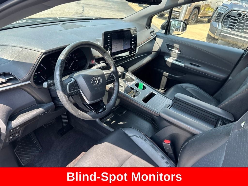 2022 Toyota Sienna XSE 7 Passenger