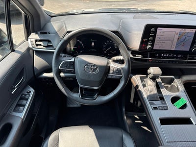 2022 Toyota Sienna XSE 7 Passenger