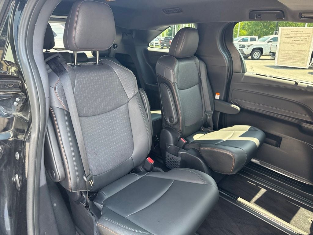 2022 Toyota Sienna XSE 7 Passenger
