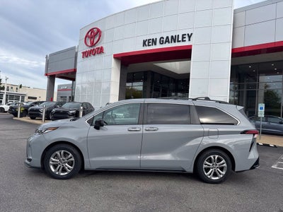 2023 Toyota Sienna XSE 7 Passenger