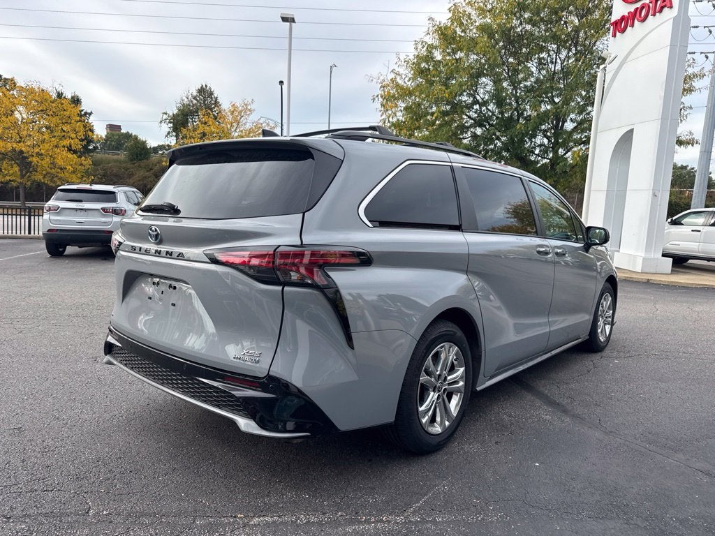 2023 Toyota Sienna XSE 7 Passenger