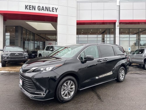 2024 Toyota Sienna XLE