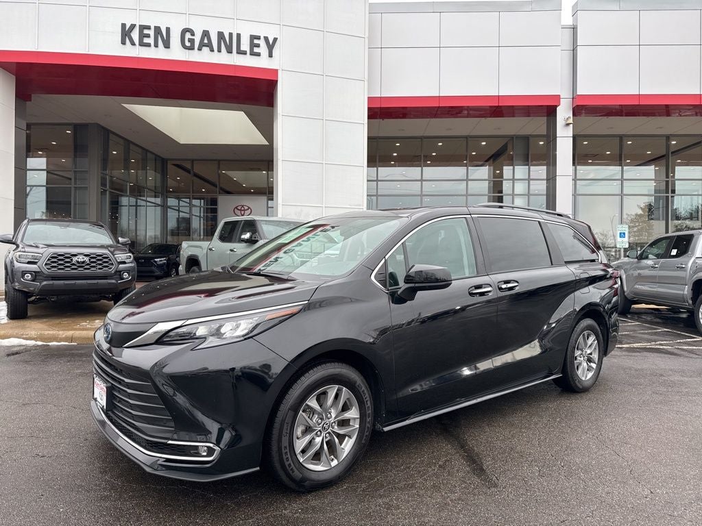 2024 Toyota Sienna XLE