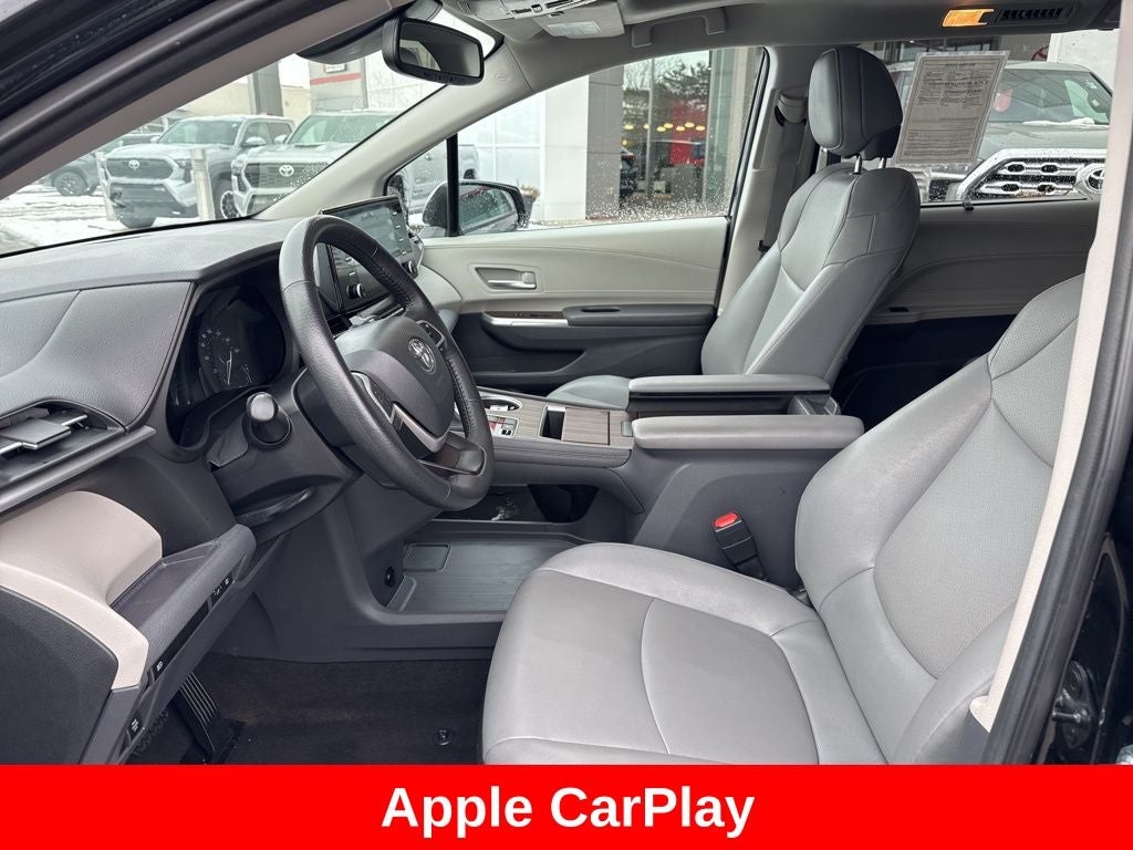 2024 Toyota Sienna XLE