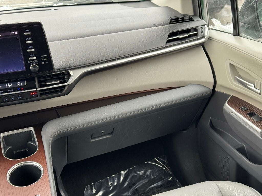 2024 Toyota Sienna XLE