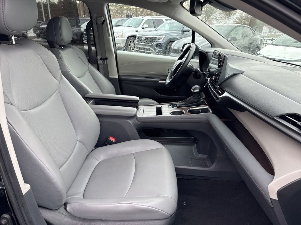 2024 Toyota Sienna XLE