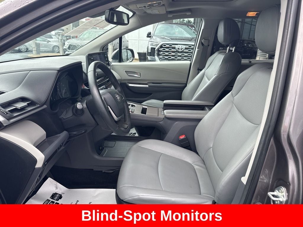 2023 Toyota Sienna XLE 8 Passenger