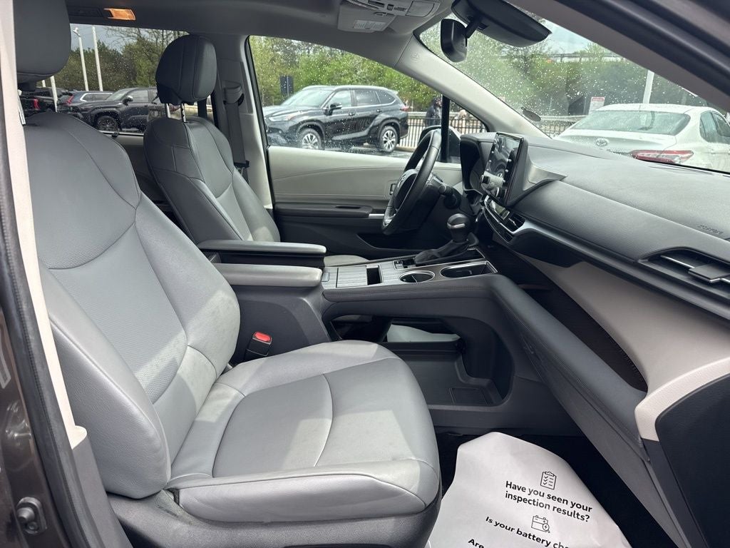 2023 Toyota Sienna XLE 8 Passenger