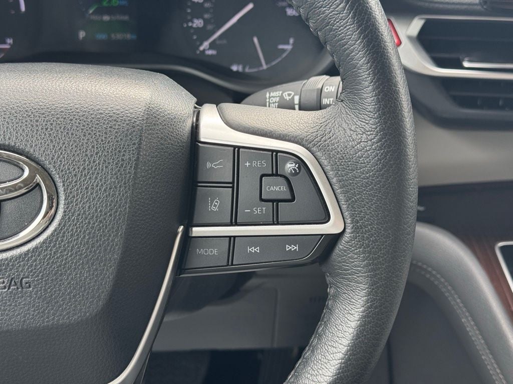 2023 Toyota Sienna XLE 8 Passenger